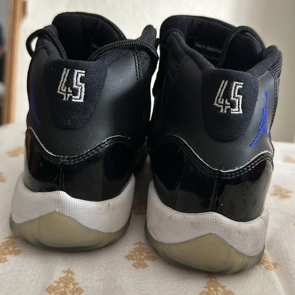 Jordan 11’s Space Jam 2016 - Picture 3 of 4
